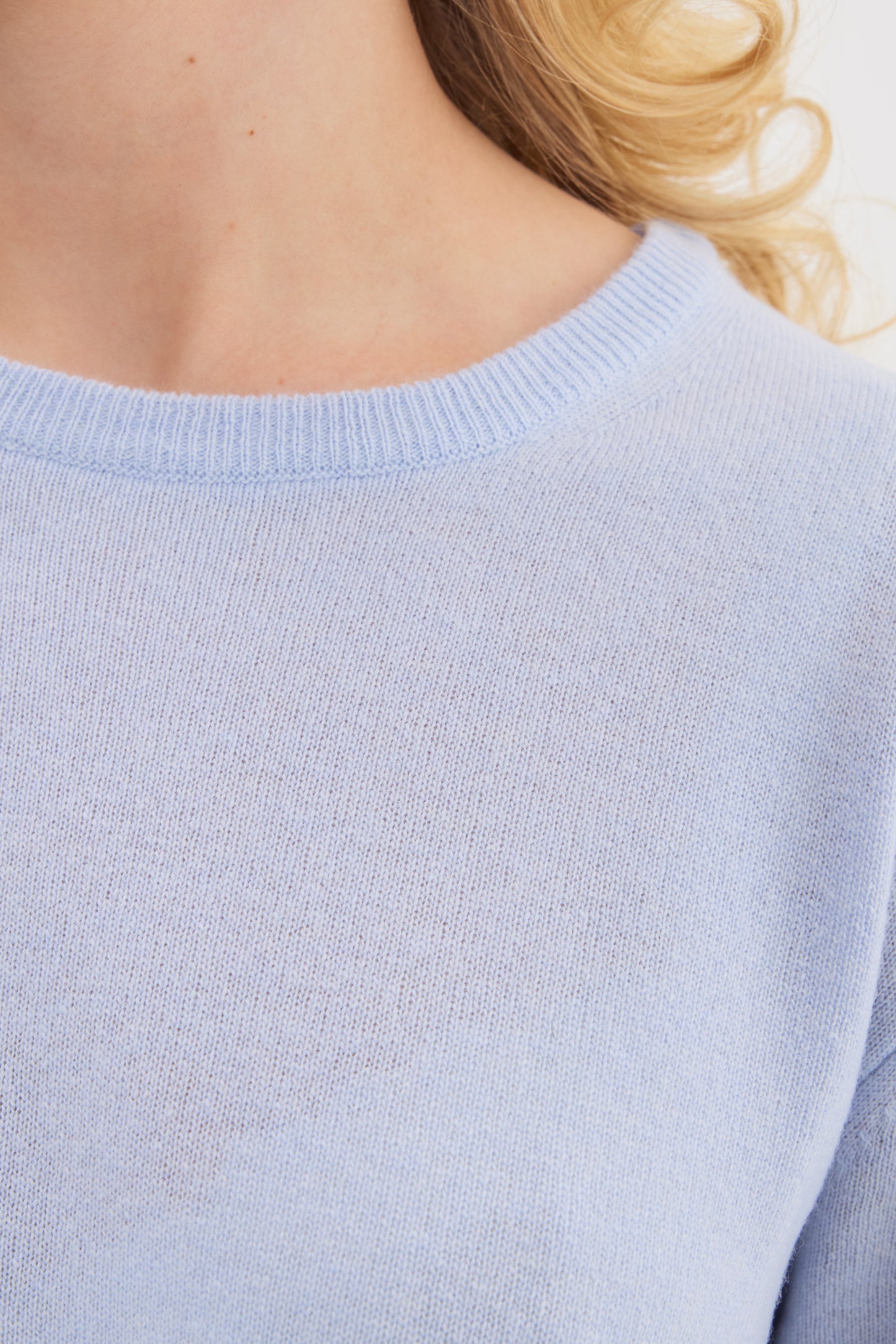 Light Wool Cashmere Crewneck